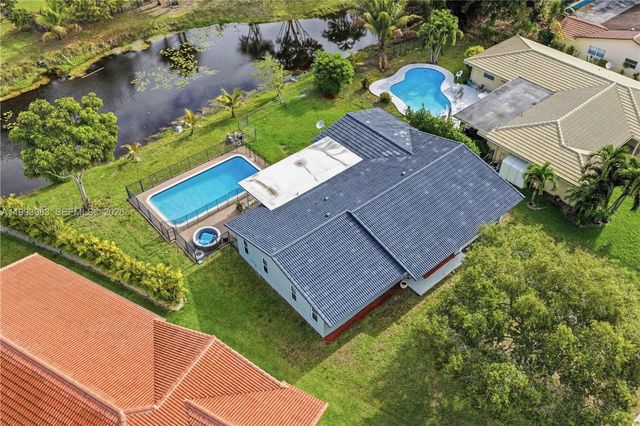 8515 NW 26th Dr, Coral Springs, FL 33065