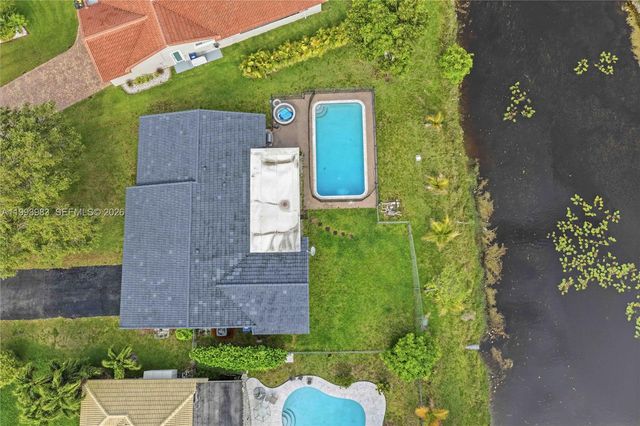 8515 NW 26th Dr, Coral Springs, FL 33065