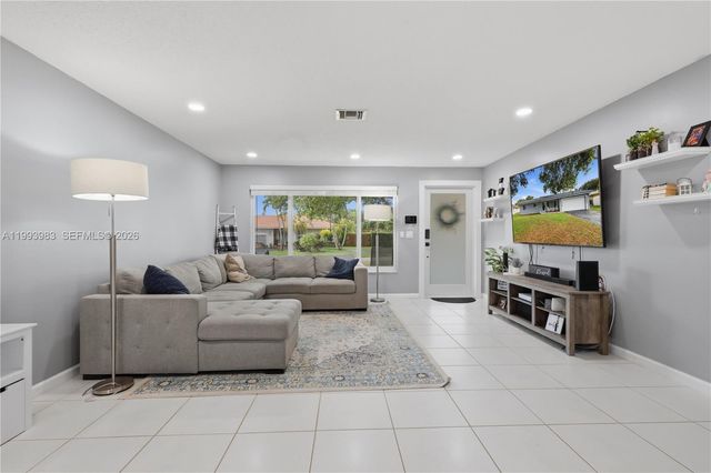 8515 NW 26th Dr, Coral Springs, FL 33065