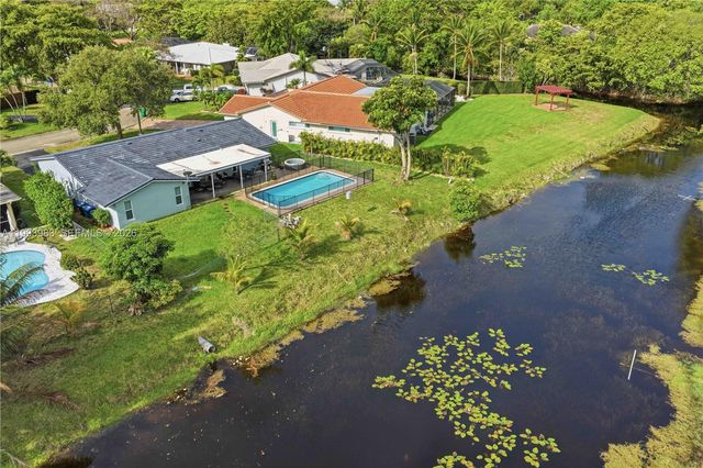 8515 NW 26th Dr, Coral Springs, FL 33065