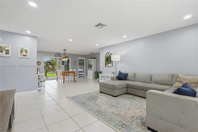 8515 NW 26th Dr, Coral Springs, FL 33065