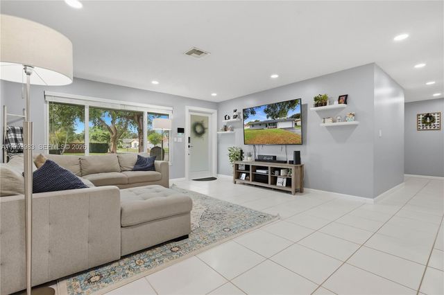 8515 NW 26th Dr, Coral Springs, FL 33065