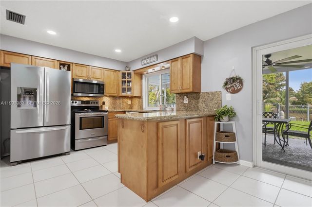 8515 NW 26th Dr, Coral Springs, FL 33065