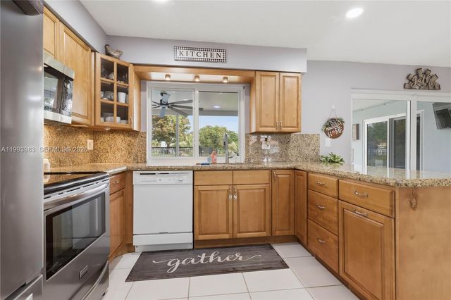 8515 NW 26th Dr, Coral Springs, FL 33065