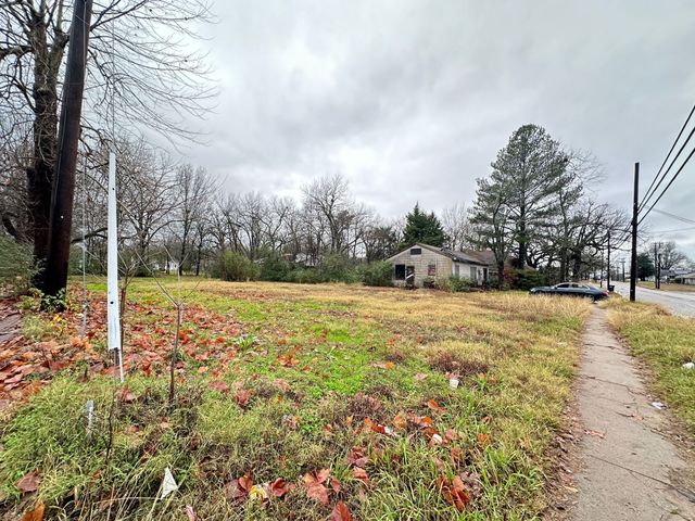 2225 Bonham Street, Paris, TX 75460