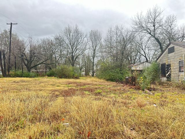 2225 Bonham Street, Paris, TX 75460