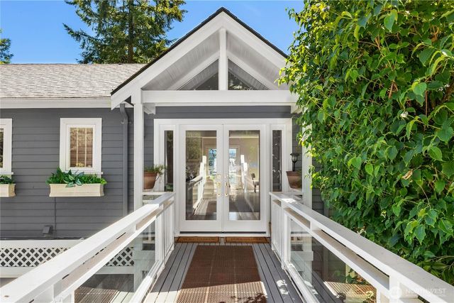 9210 Parkwood Ridge Road, Mercer Island, WA 98040