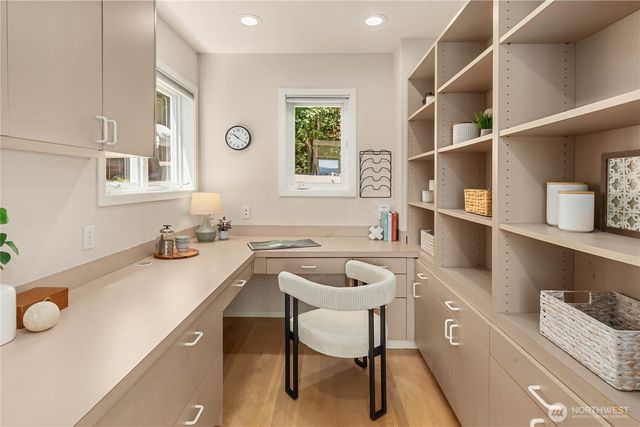 9210 Parkwood Ridge Road, Mercer Island, WA 98040