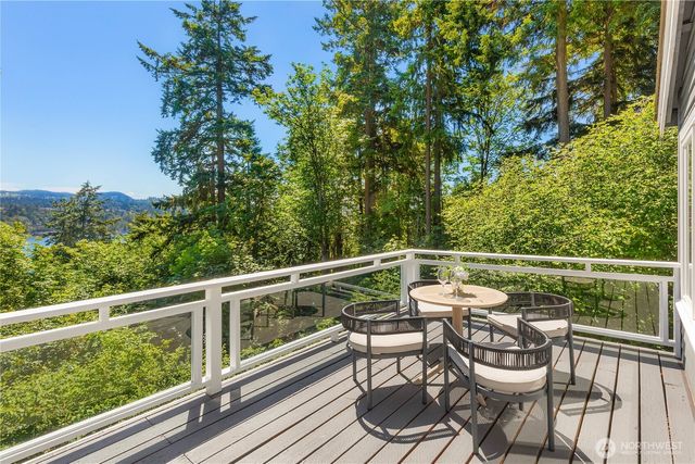 9210 Parkwood Ridge Road, Mercer Island, WA 98040