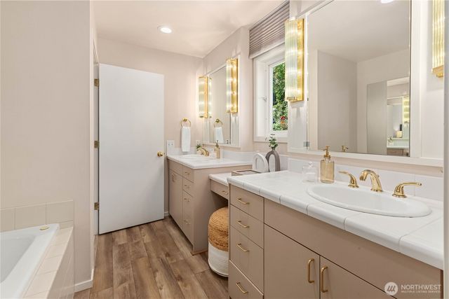 9210 Parkwood Ridge Road, Mercer Island, WA 98040