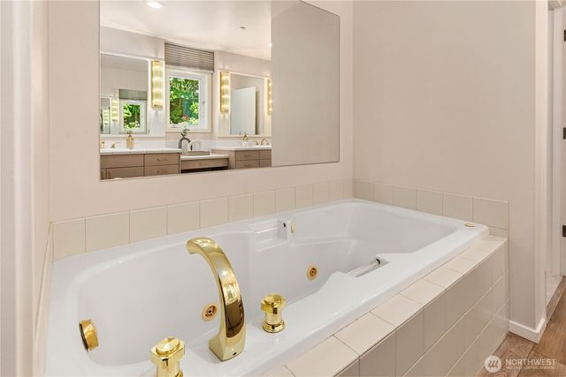 9210 Parkwood Ridge Road, Mercer Island, WA 98040