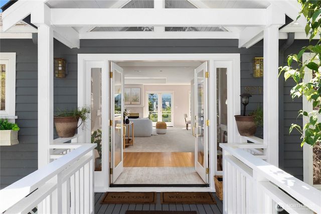 9210 Parkwood Ridge Road, Mercer Island, WA 98040