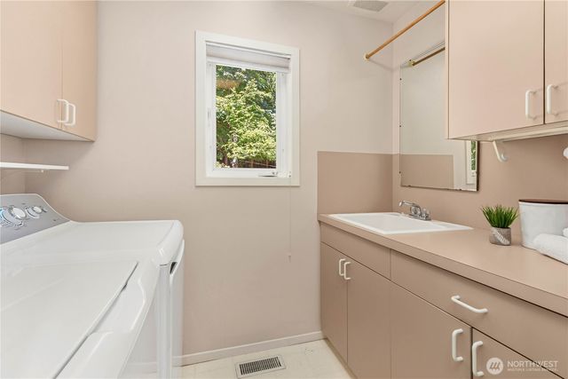 9210 Parkwood Ridge Road, Mercer Island, WA 98040
