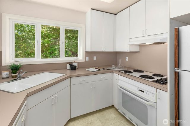 9210 Parkwood Ridge Road, Mercer Island, WA 98040