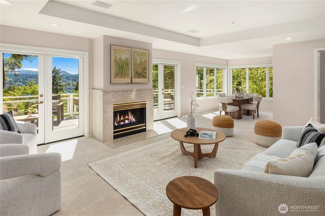 9210 Parkwood Ridge Road, Mercer Island, WA 98040