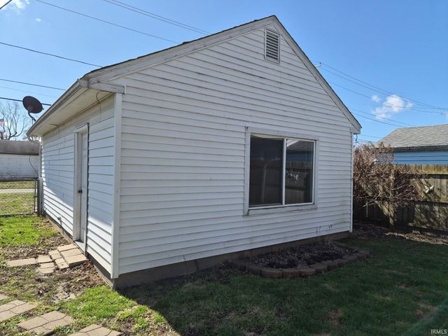 2107 W 8Th Street, Marion, IN 46953