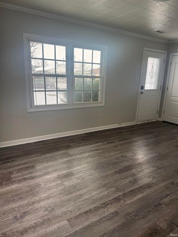 2107 W 8Th Street, Marion, IN 46953