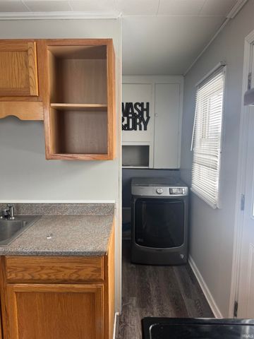 2107 W 8Th Street, Marion, IN 46953