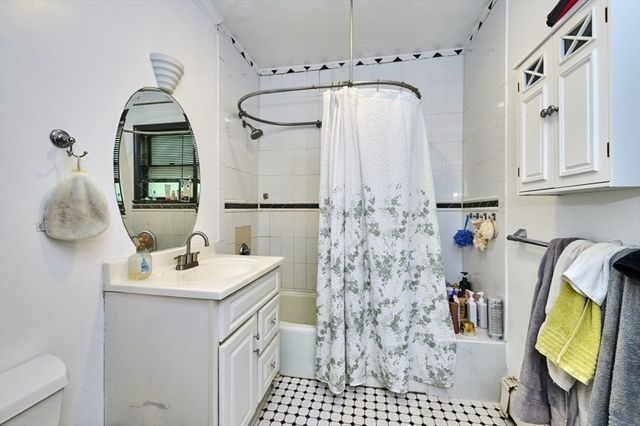 18 Atherton Road 1, Brookline, MA 02446