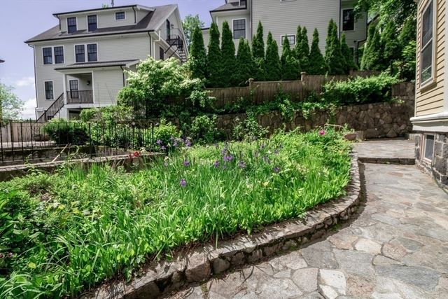 18 Atherton Road 1, Brookline, MA 02446