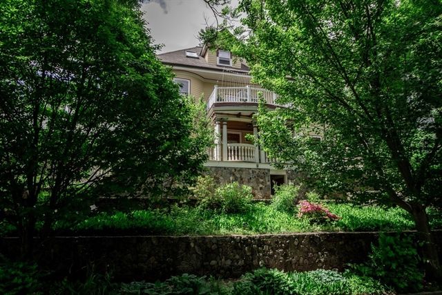 18 Atherton Road 1, Brookline, MA 02446