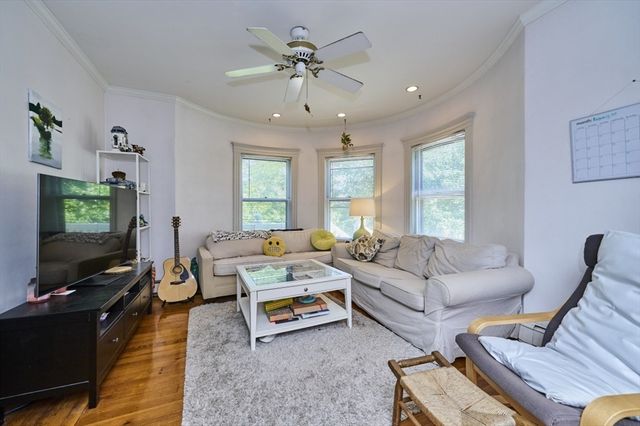 18 Atherton Road 1, Brookline, MA 02446
