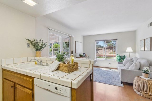 1942 Parkland Way, San Diego, CA 92114