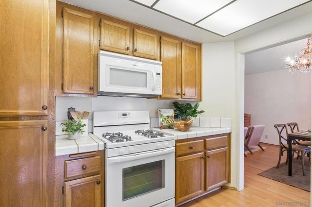 1942 Parkland Way, San Diego, CA 92114