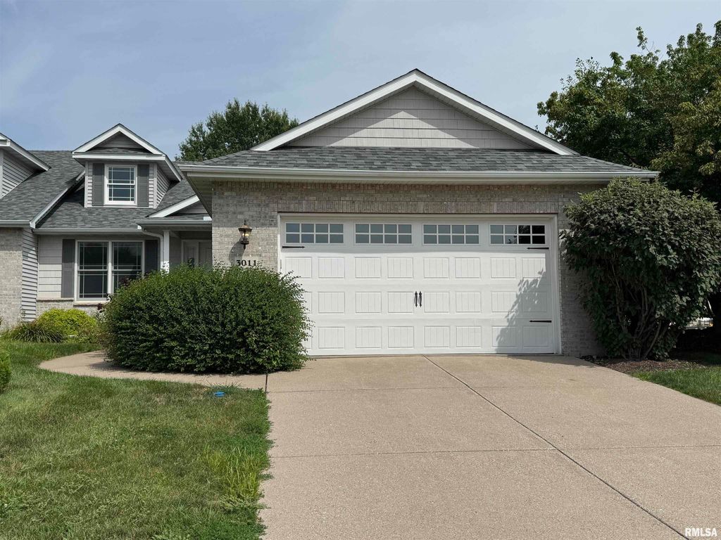 3011 BELMONT Place, Bettendorf, IA 52722