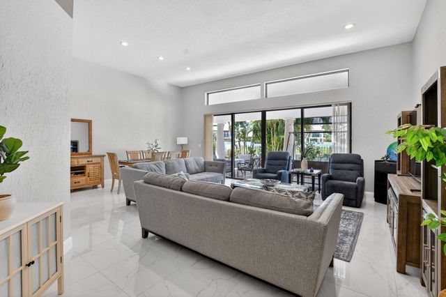 6502 Via Benita, Boca Raton, FL 33433