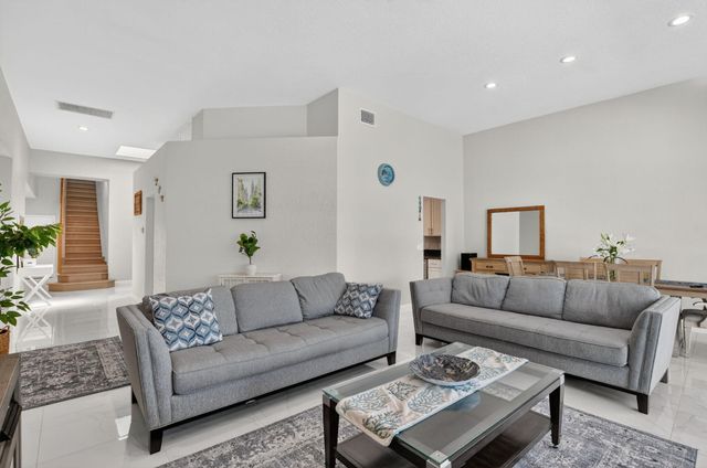 6502 Via Benita, Boca Raton, FL 33433