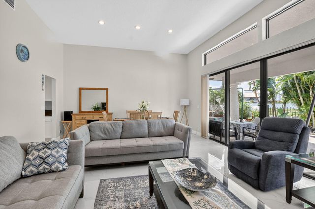 6502 Via Benita, Boca Raton, FL 33433