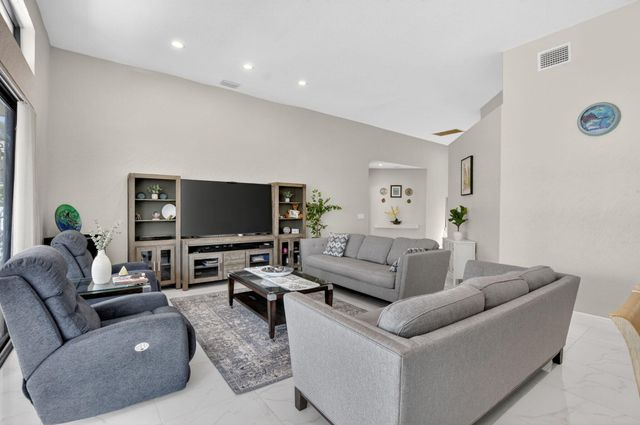 6502 Via Benita, Boca Raton, FL 33433