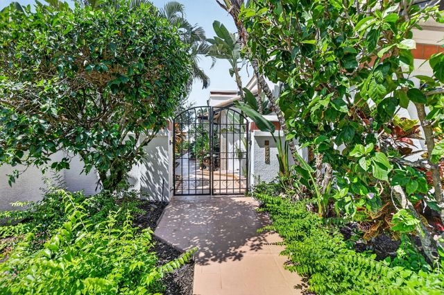 6502 Via Benita, Boca Raton, FL 33433