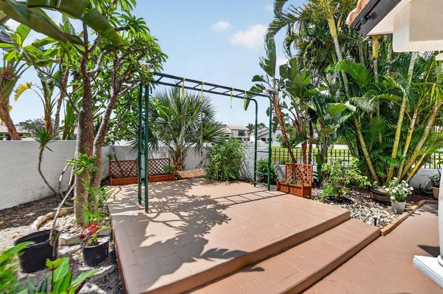 6502 Via Benita, Boca Raton, FL 33433