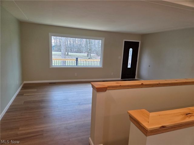 1075 NE River Road, Lake Milton, OH 44429