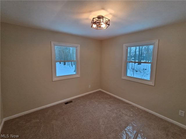 1075 NE River Road, Lake Milton, OH 44429