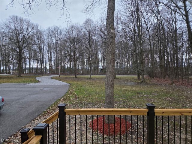 1075 NE River Road, Lake Milton, OH 44429