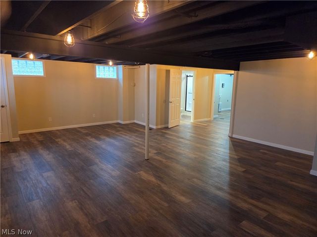 1075 NE River Road, Lake Milton, OH 44429