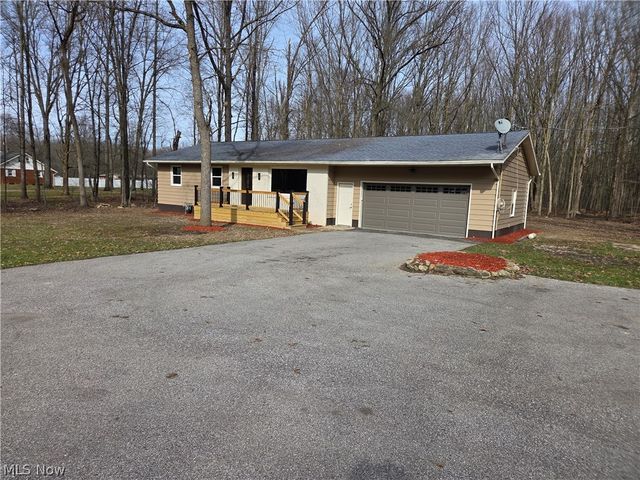 1075 NE River Road, Lake Milton, OH 44429