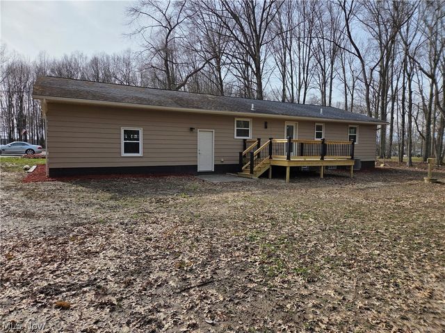 1075 NE River Road, Lake Milton, OH 44429