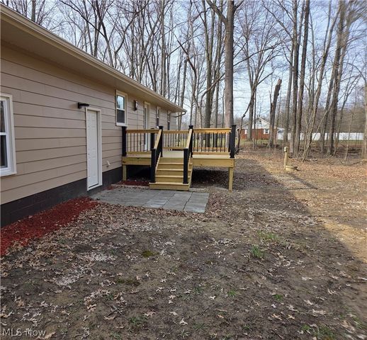 1075 NE River Road, Lake Milton, OH 44429