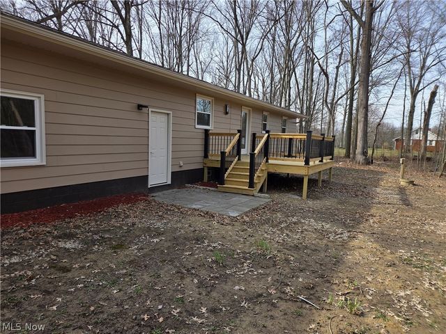 1075 NE River Road, Lake Milton, OH 44429