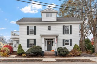 74-76 Bromfield St D, Newburyport, MA 01950