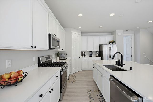 12836 Jammer Place NW, Silverdale, WA 98383