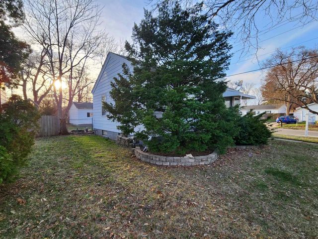 1878 Greenview Drive, Beloit, WI 53511