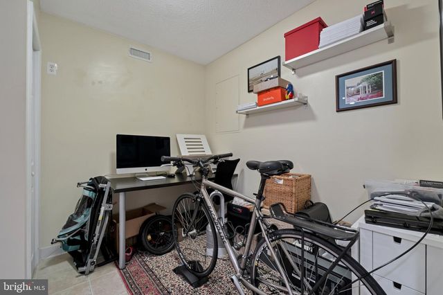 3043 S ABINGDON ST, Arlington, VA 22206