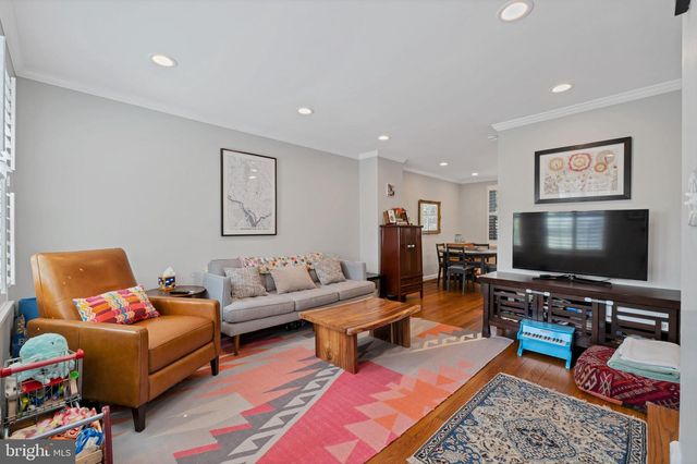 3043 S ABINGDON ST, Arlington, VA 22206