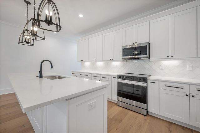 802 E WILDER AVENUE, Tampa, FL 33603