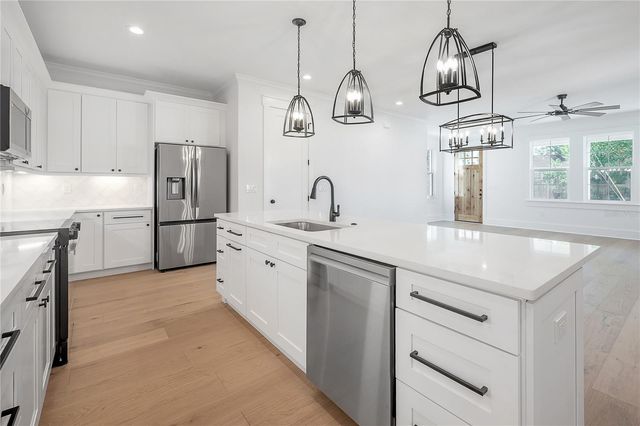 802 E WILDER AVENUE, Tampa, FL 33603